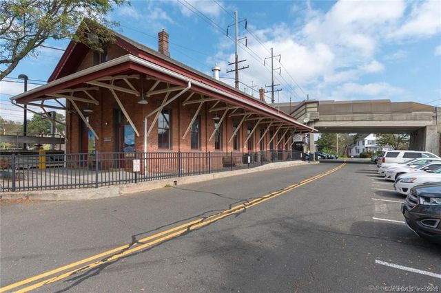 87 Old Dam Road, Fairfield, CT 06824