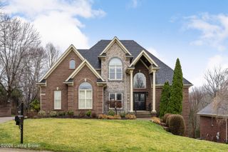 8007 Kendrick Crossing Ln, Louisville, KY 40291