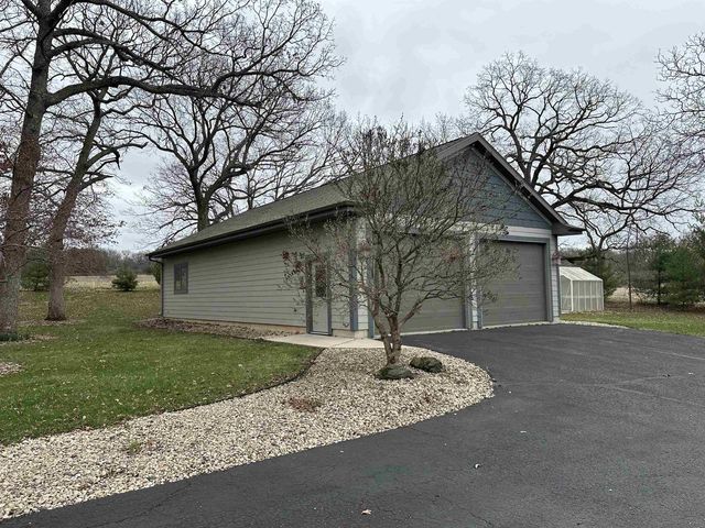 2082 Tower Drive, Stoughton, WI 53589