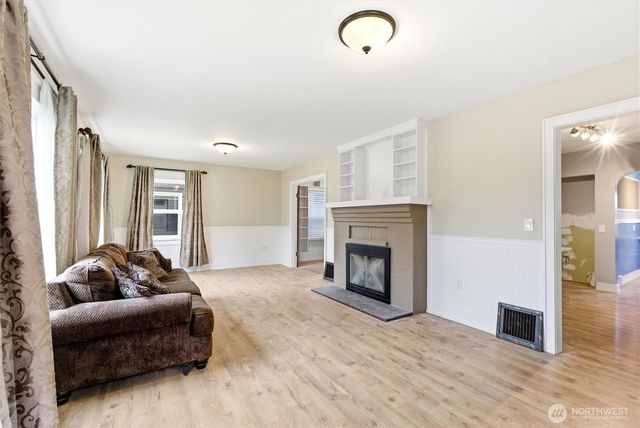 1027 Wetmore, Everett, WA 98201