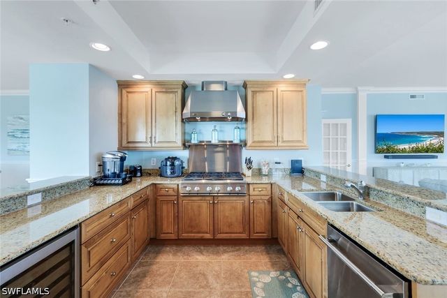 275 Indies WAY 706, Naples, FL 34110