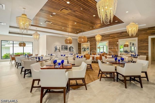 275 Indies WAY 706, Naples, FL 34110