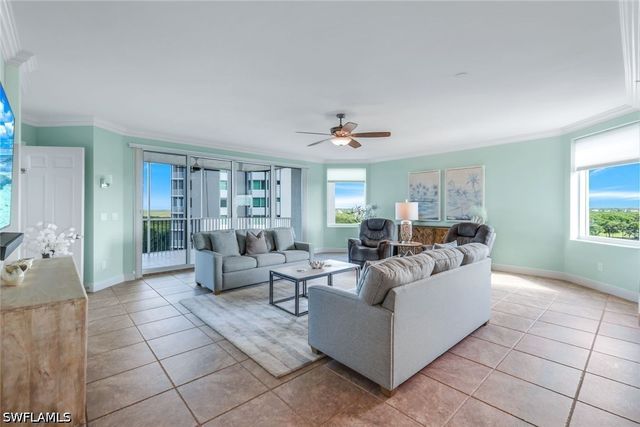 275 Indies WAY 706, Naples, FL 34110