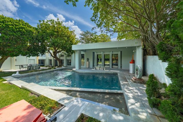 1496 N Lake Way, Palm Beach, FL 33480
