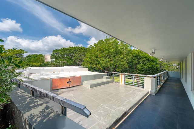 1496 N Lake Way, Palm Beach, FL 33480