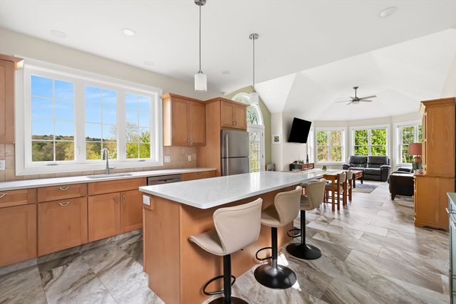 41 Baldpate Rd, Georgetown, MA 01833
