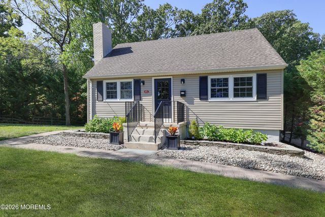 38 Swimming River Road, Lincroft, NJ 07738