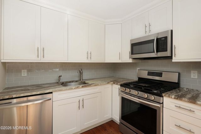 38 Swimming River Road, Lincroft, NJ 07738