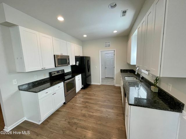 32 S High Point Road, Southport, NC 28461