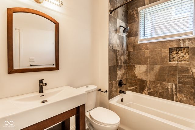3164 Washington Boulevard, Indianapolis, IN 46205