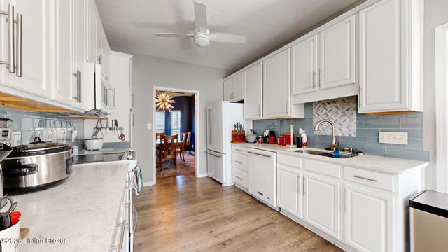 3300 Hurstbourne Springs Dr, Louisville, KY 40220