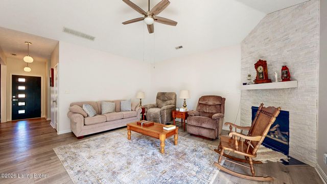 3300 Hurstbourne Springs Dr, Louisville, KY 40220