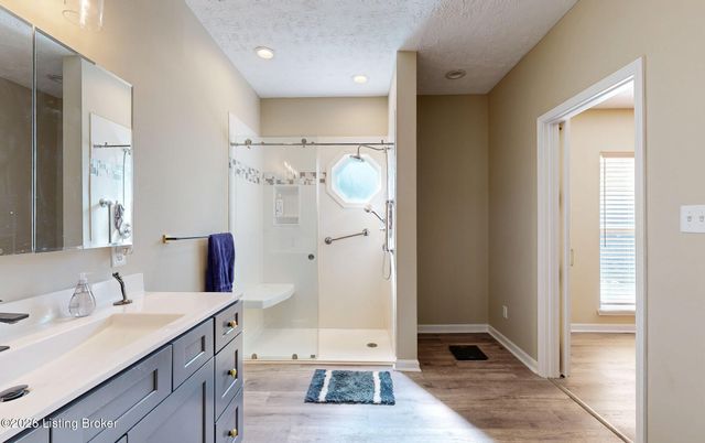 3300 Hurstbourne Springs Dr, Louisville, KY 40220