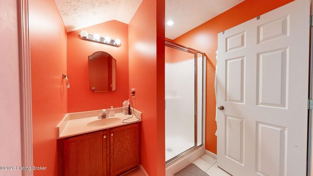 3300 Hurstbourne Springs Dr, Louisville, KY 40220