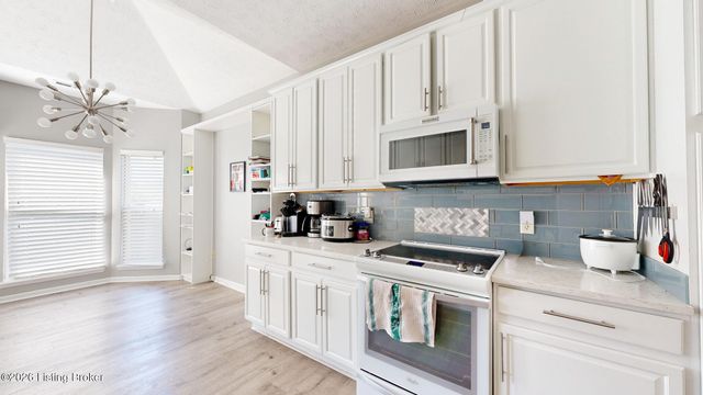 3300 Hurstbourne Springs Dr, Louisville, KY 40220