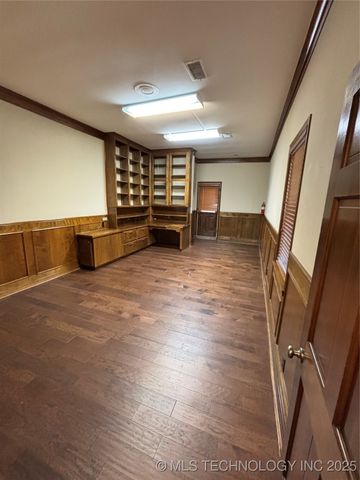 111 S Muskogee Avenue E, Claremore, OK 74017