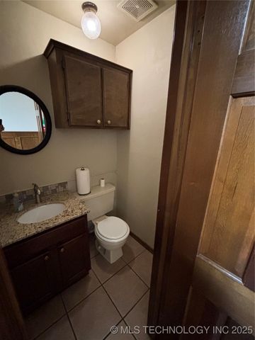 111 S Muskogee Avenue E, Claremore, OK 74017