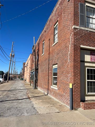 111 S Muskogee Avenue E, Claremore, OK 74017