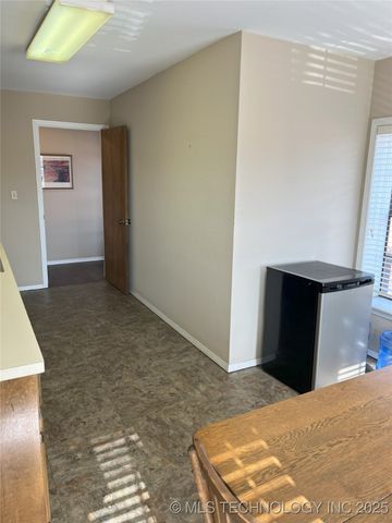 111 S Muskogee Avenue E, Claremore, OK 74017