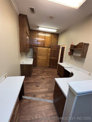 111 S Muskogee Avenue E, Claremore, OK 74017