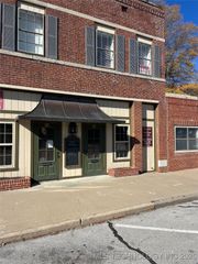 111 S Muskogee Avenue E, Claremore, OK 74017