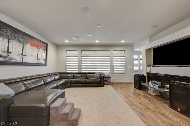 9738 Golden Thread Court, Las Vegas, NV 89141