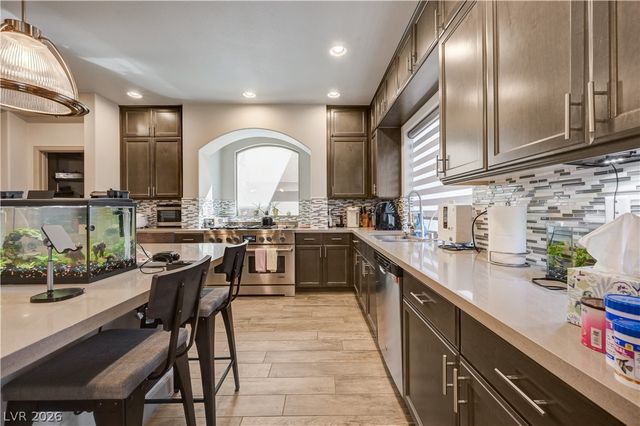 9738 Golden Thread Court, Las Vegas, NV 89141