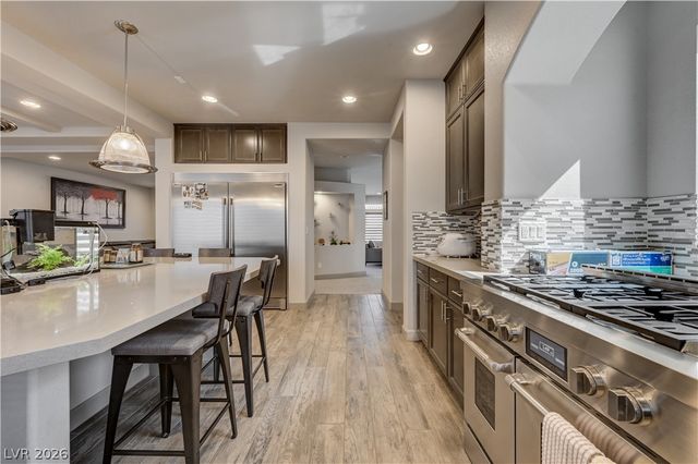 9738 Golden Thread Court, Las Vegas, NV 89141