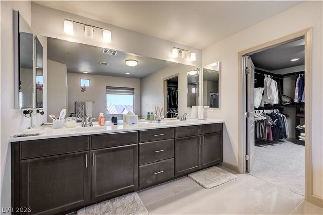 9738 Golden Thread Court, Las Vegas, NV 89141