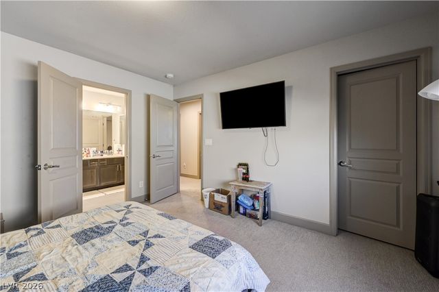 9738 Golden Thread Court, Las Vegas, NV 89141