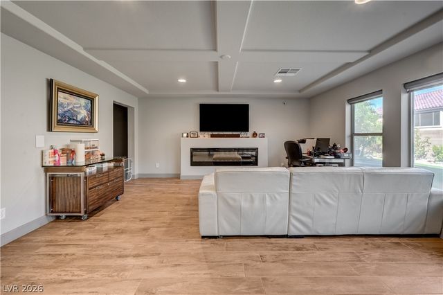 9738 Golden Thread Court, Las Vegas, NV 89141