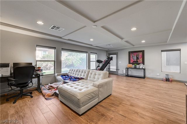 9738 Golden Thread Court, Las Vegas, NV 89141