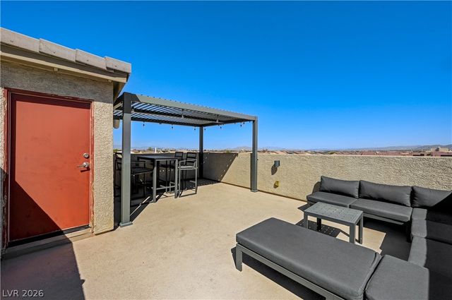 9738 Golden Thread Court, Las Vegas, NV 89141