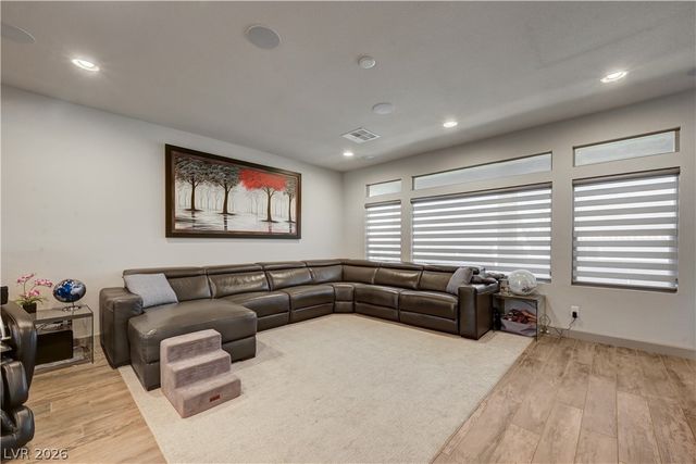 9738 Golden Thread Court, Las Vegas, NV 89141