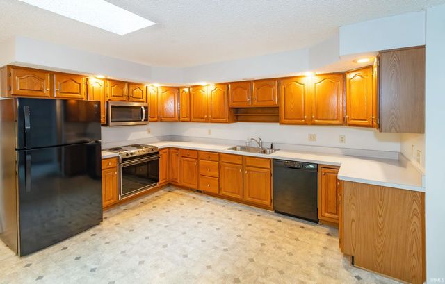 7100 E Gum Street, Evansville, IN 47715