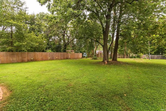 7100 E Gum Street, Evansville, IN 47715