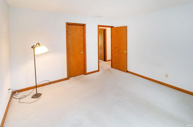 7100 E Gum Street, Evansville, IN 47715