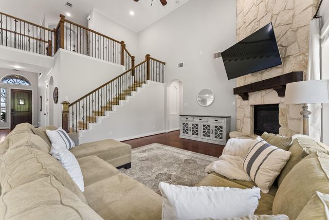 106 Princes CT, Austin, TX 78738