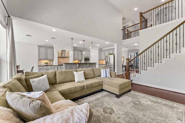 106 Princes CT, Austin, TX 78738