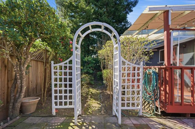 2654 Edison St, Graton, CA 95444