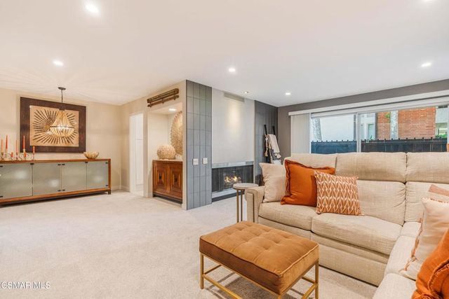 31556 Agoura Road 2, Westlake Village, CA 91361