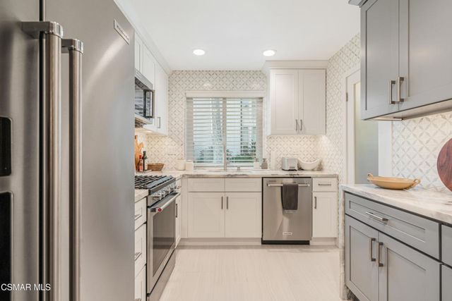 31556 Agoura Road 2, Westlake Village, CA 91361