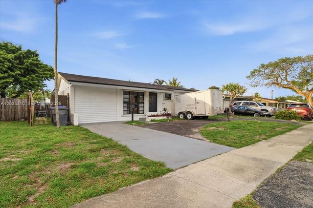 7551 Polk St, Hollywood, FL 33024