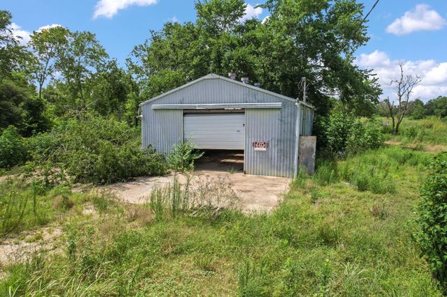 7166 County Road 605, Dayton, TX 77535