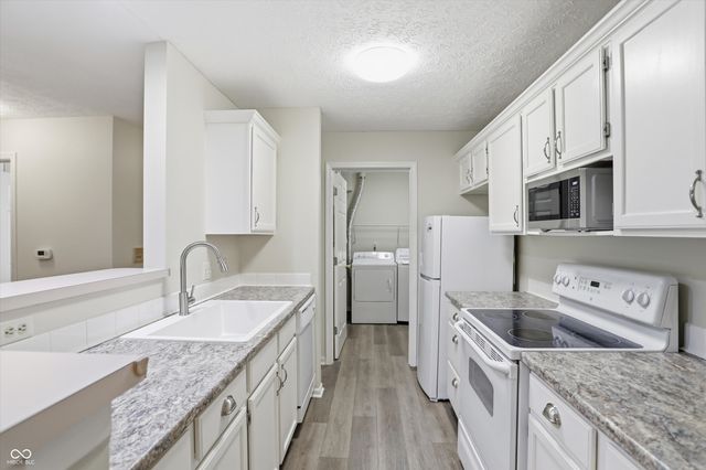 11750 Glenbrook Court 103A, Carmel, IN 46032