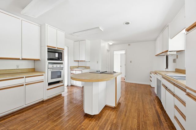 613 Cypress Ct., Georgetown, SC 29440