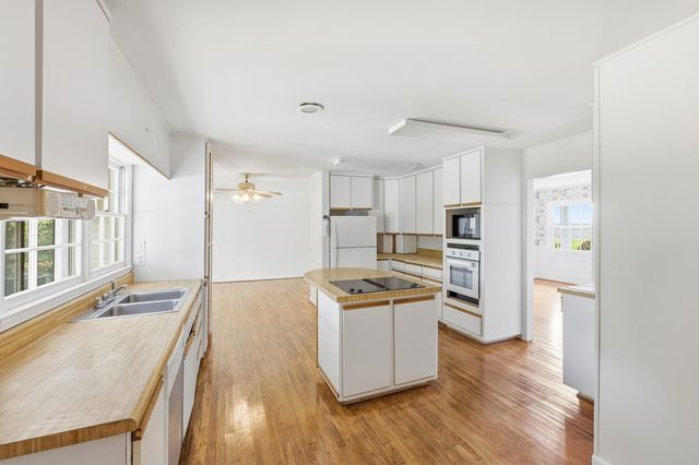 613 Cypress Ct., Georgetown, SC 29440