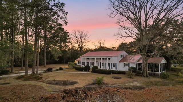 613 Cypress Ct., Georgetown, SC 29440