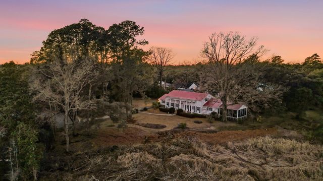 613 Cypress Ct., Georgetown, SC 29440