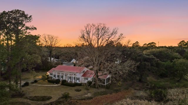 613 Cypress Ct., Georgetown, SC 29440